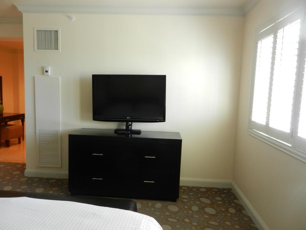 Residences At The Atlantic Resort 포트 로더데일 객실 사진