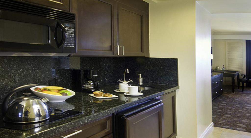 Residences At The Atlantic Resort 포트 로더데일 객실 사진
