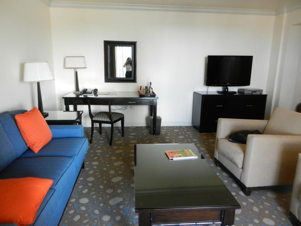 Residences At The Atlantic Resort 포트 로더데일 객실 사진